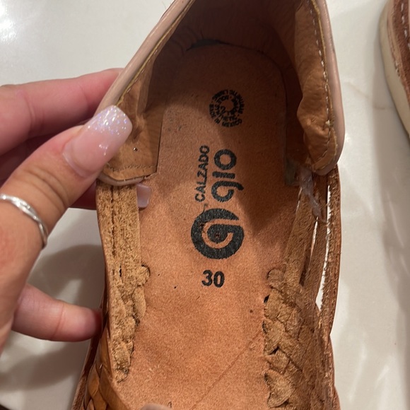 Huaraches - Picture 3 of 6